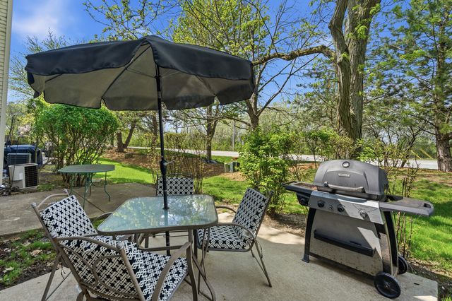 16719 S Sunset Ridge Court, Lockport, IL 60441