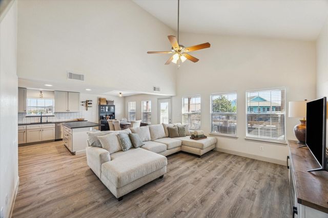 22 N Flamingo Street Street, La Marque, TX 77568