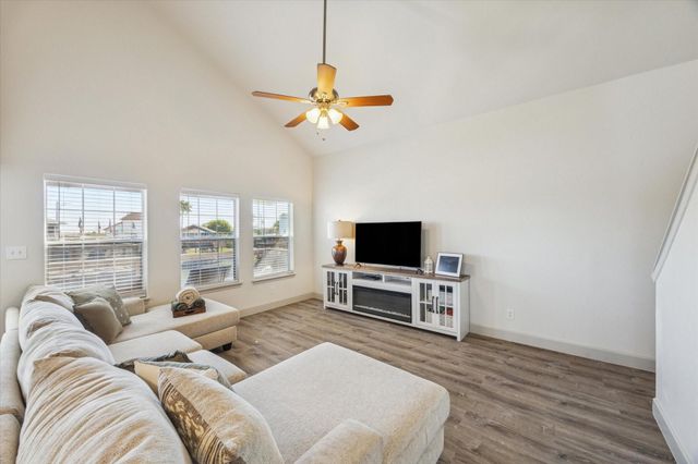 22 N Flamingo Street Street, La Marque, TX 77568