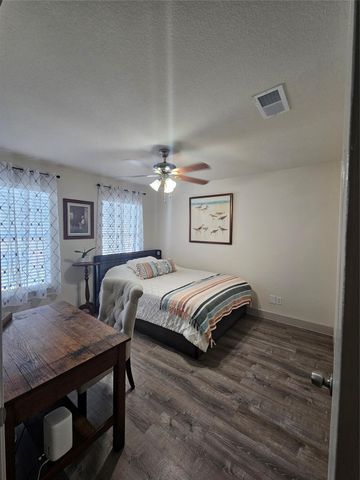 22 N Flamingo Street Street, La Marque, TX 77568