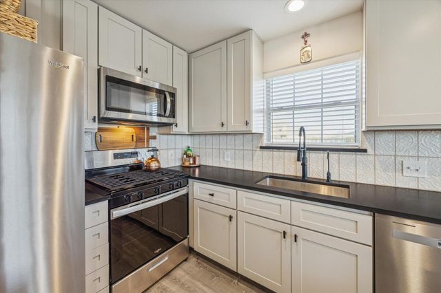 22 N Flamingo Street Street, La Marque, TX 77568