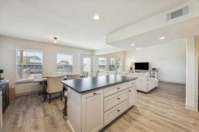 22 N Flamingo Street Street, La Marque, TX 77568