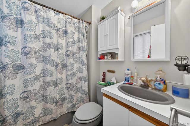 15 Kings Court, Nanuet, NY 10954