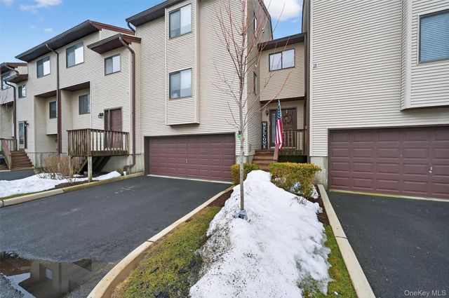 15 Kings Court, Nanuet, NY 10954