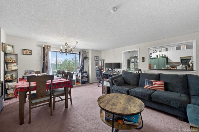 15 Kings Court, Nanuet, NY 10954