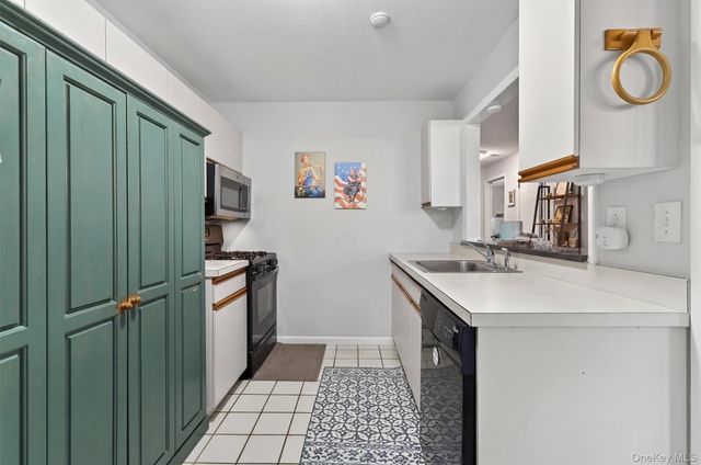 15 Kings Court, Nanuet, NY 10954