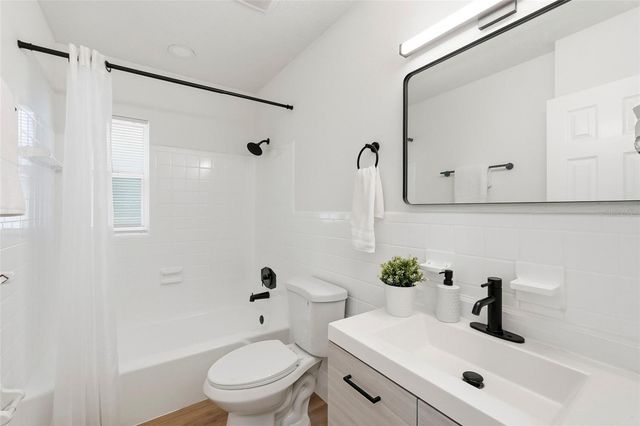 7406 MANCHESTER LANE, Tampa, FL 33619