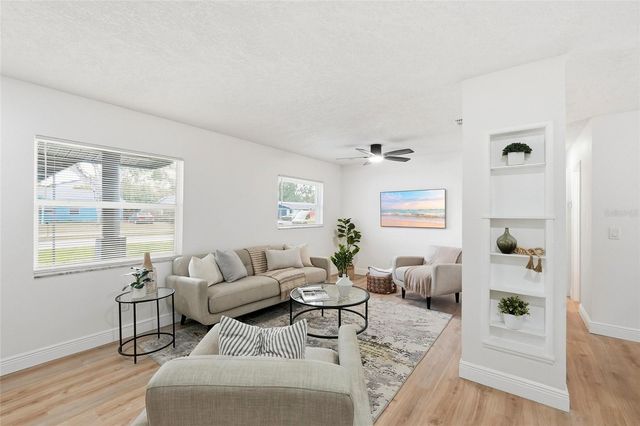 7406 MANCHESTER LANE, Tampa, FL 33619