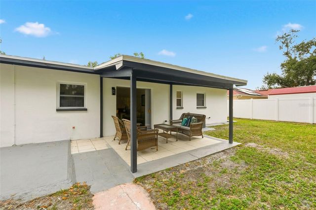 7406 MANCHESTER LANE, Tampa, FL 33619