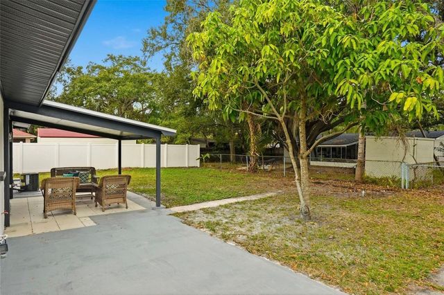 7406 MANCHESTER LANE, Tampa, FL 33619