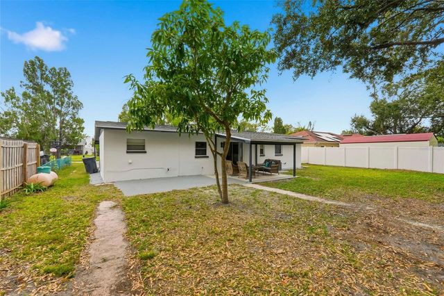 7406 MANCHESTER LANE, Tampa, FL 33619