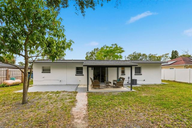 7406 MANCHESTER LANE, Tampa, FL 33619