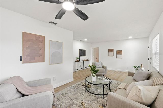 7406 MANCHESTER LANE, Tampa, FL 33619