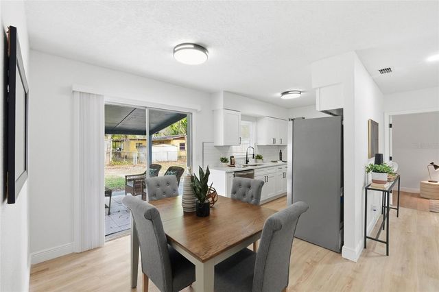 7406 MANCHESTER LANE, Tampa, FL 33619