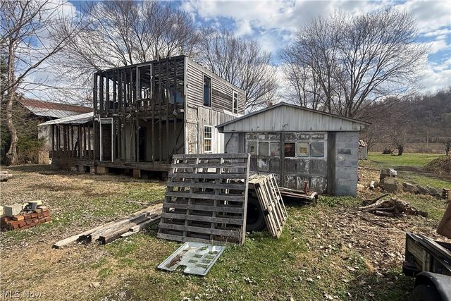 6 Electric Avenue, Belleville, WV 26133