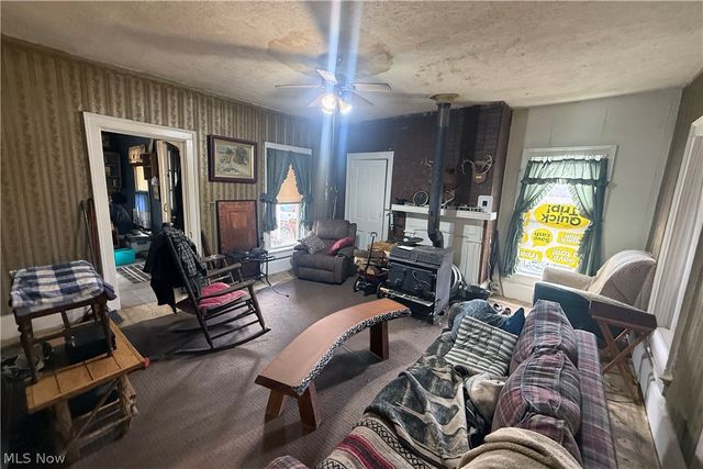 6 Electric Avenue, Belleville, WV 26133