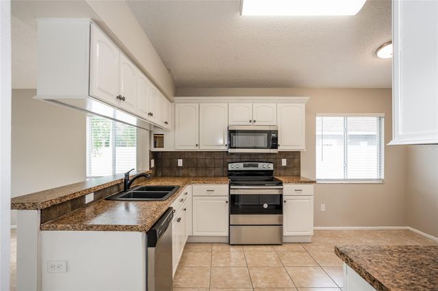 11015 PEKING PLACE, Tampa, FL 33624
