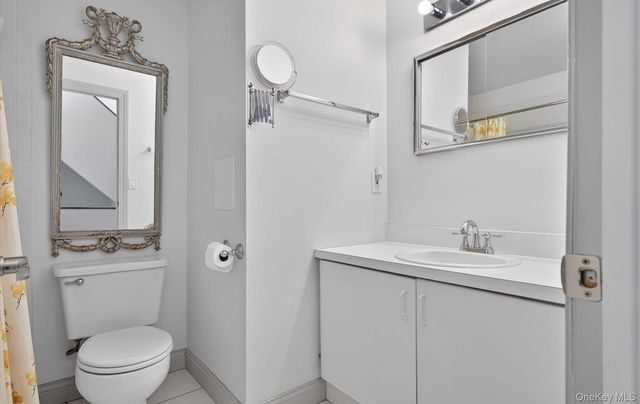 32 Stratford Green, Farmingdale, NY 11735