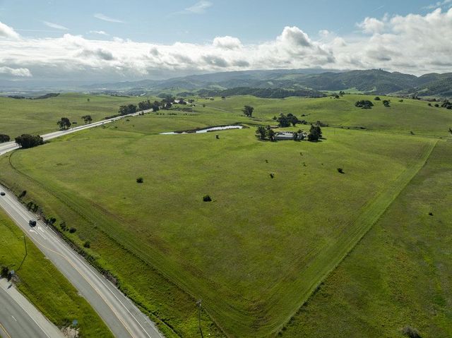 600 Rocks Road, San Juan Bautista, CA 95045