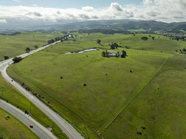 600 Rocks Road, San Juan Bautista, CA 95045