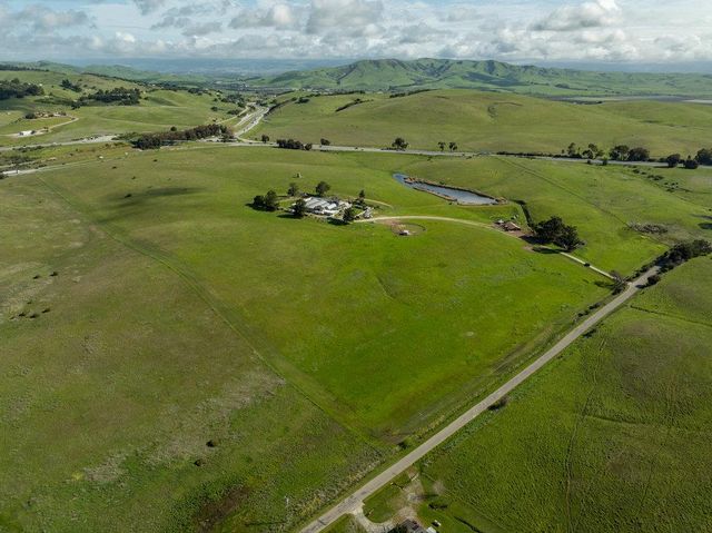 600 Rocks Road, San Juan Bautista, CA 95045