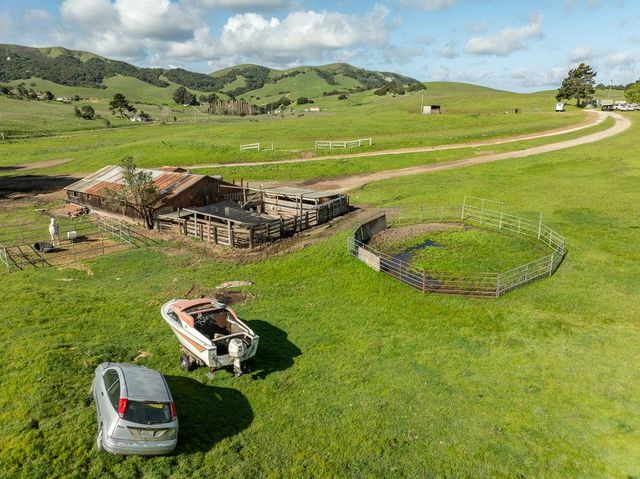 600 Rocks Road, San Juan Bautista, CA 95045