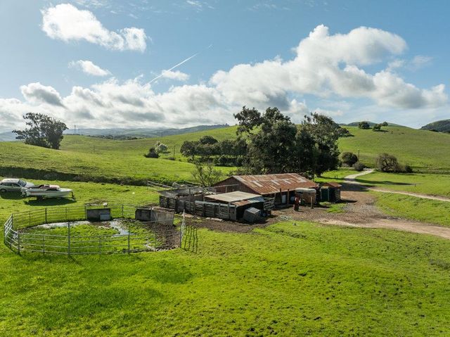 600 Rocks Road, San Juan Bautista, CA 95045