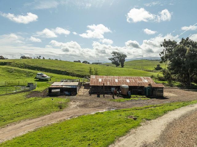 600 Rocks Road, San Juan Bautista, CA 95045