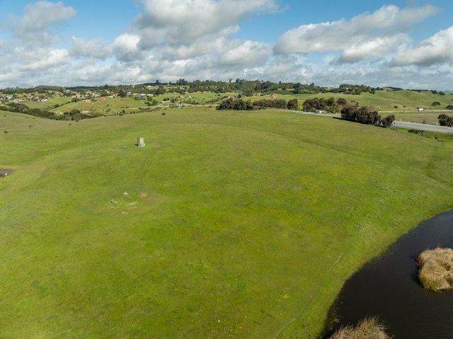 600 Rocks Road, San Juan Bautista, CA 95045