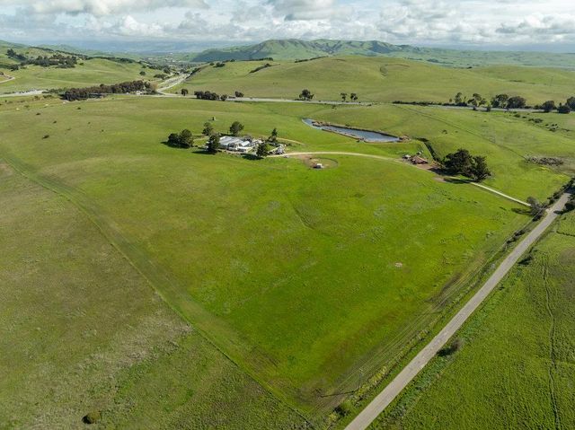 600 Rocks Road, San Juan Bautista, CA 95045