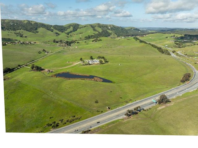 600 Rocks Road, San Juan Bautista, CA 95045