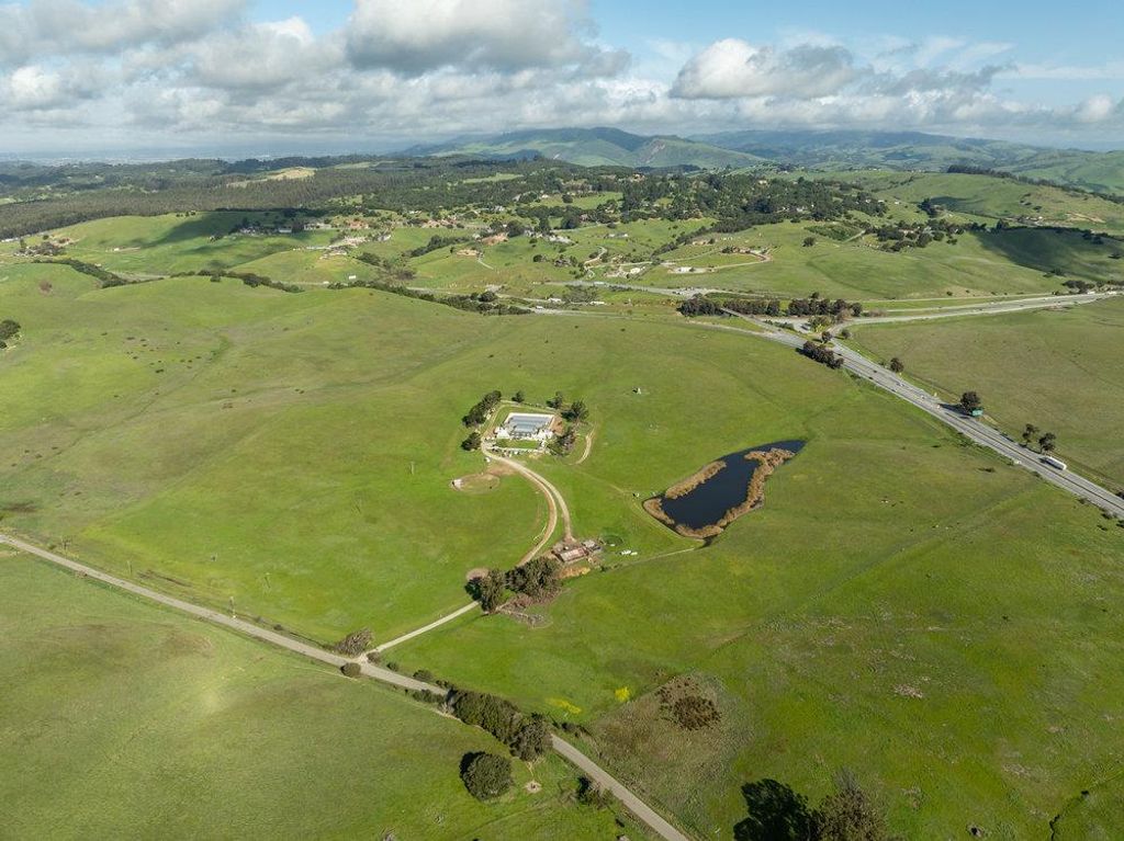600 Rocks Road, San Juan Bautista, CA 95045