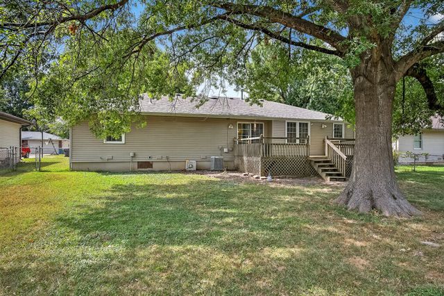 3640 South Hillcrest Avenue, Springfield, MO 65807