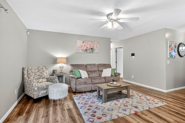 3640 South Hillcrest Avenue, Springfield, MO 65807