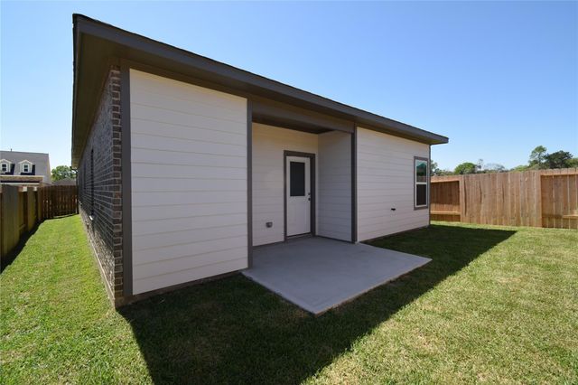 9754 Enclave Ridge Road, Willis, TX 77318