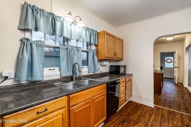 1240 N Wright Rd, Alcoa, TN 37701