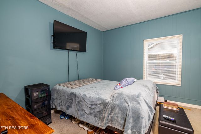 1240 N Wright Rd, Alcoa, TN 37701