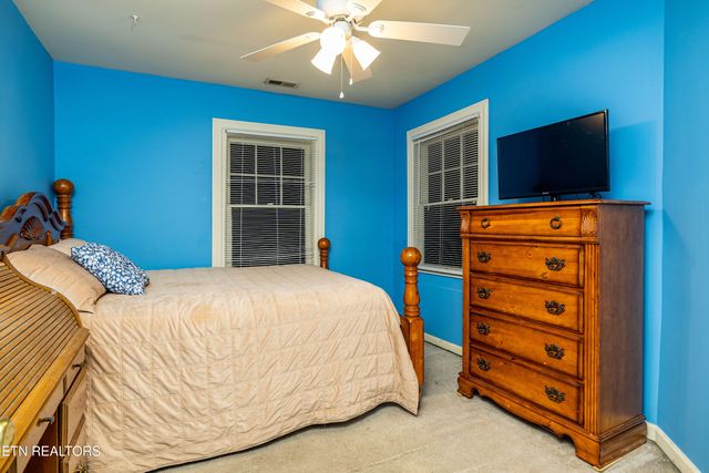 1240 N Wright Rd, Alcoa, TN 37701