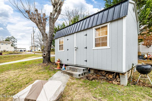 1240 N Wright Rd, Alcoa, TN 37701