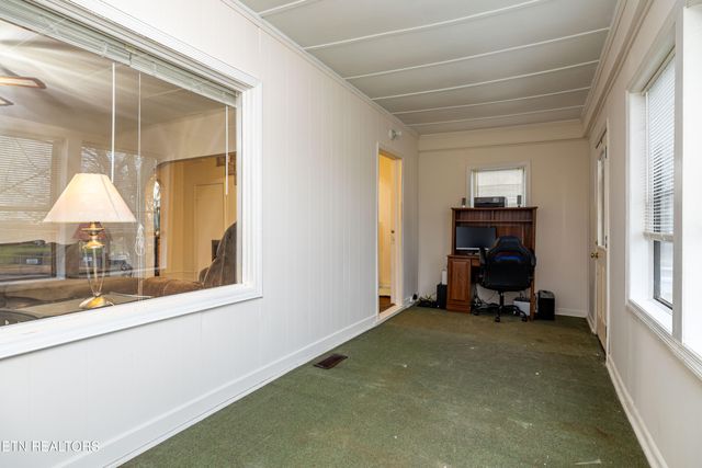 1240 N Wright Rd, Alcoa, TN 37701