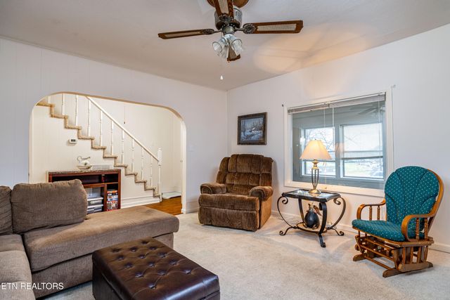 1240 N Wright Rd, Alcoa, TN 37701