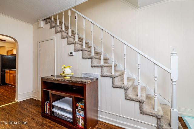 1240 N Wright Rd, Alcoa, TN 37701