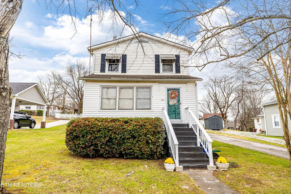 1240 N Wright Rd, Alcoa, TN 37701