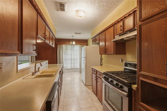 10223 Kirkglen Drive, Houston, TX 77089