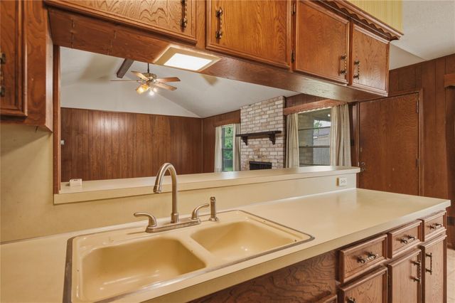 10223 Kirkglen Drive, Houston, TX 77089