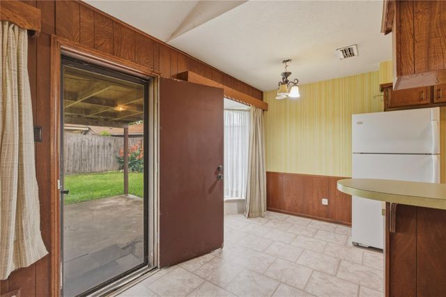 10223 Kirkglen Drive, Houston, TX 77089