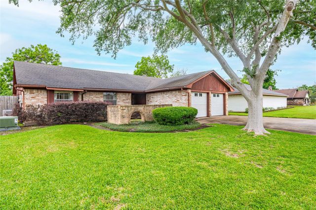 10223 Kirkglen Drive, Houston, TX 77089