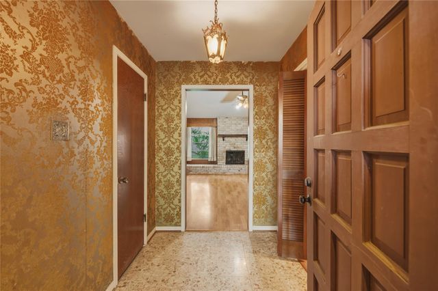 10223 Kirkglen Drive, Houston, TX 77089