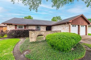 10223 Kirkglen Drive, Houston, TX 77089