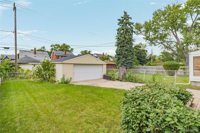 315 Lakewood Street, Detroit, MI 48215